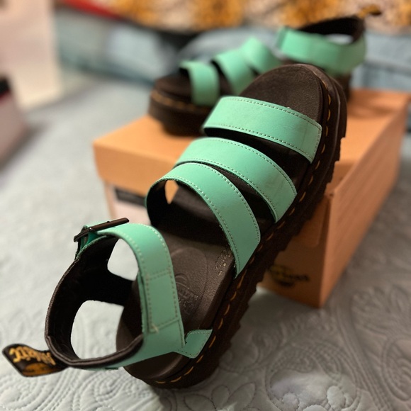 Dr. Martens AirWair Pepperment Green Blaire Women’s Samdals - Picture 1 of 7